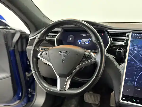 Tesla Model S 2018