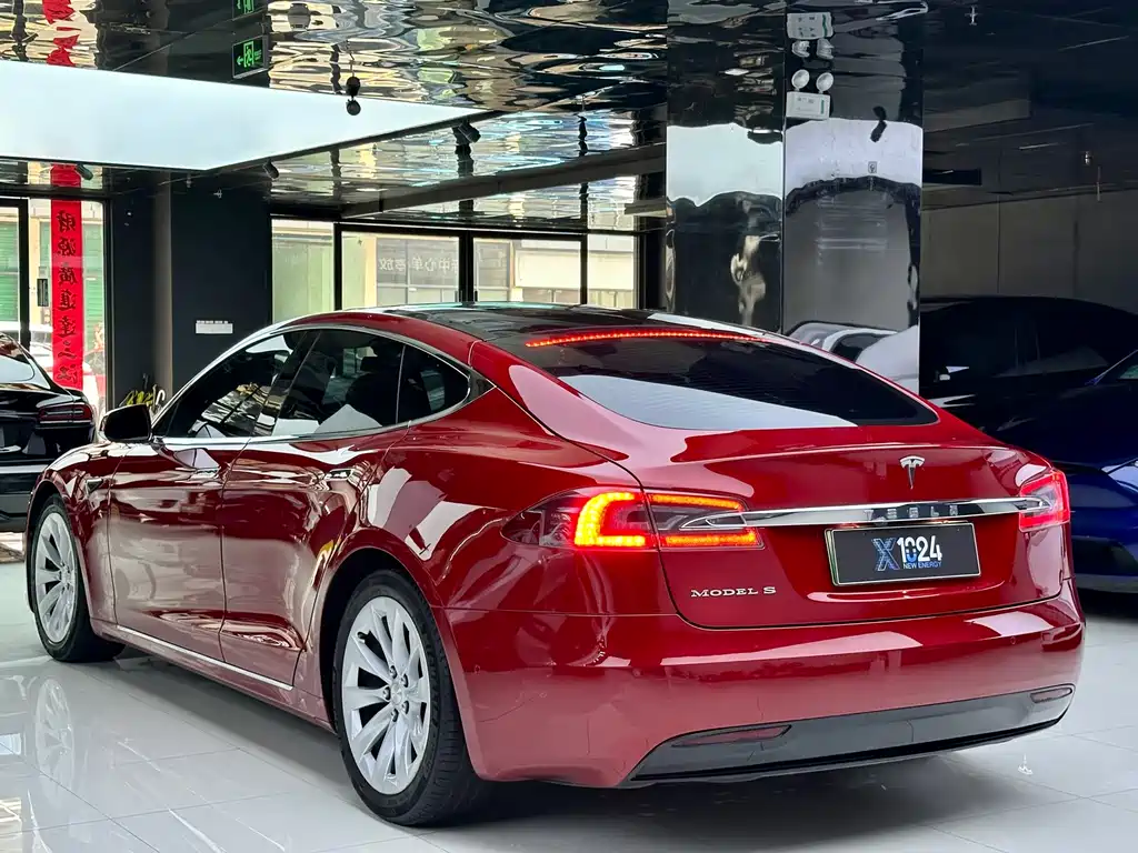 Tesla Model S 2016 — фото 6