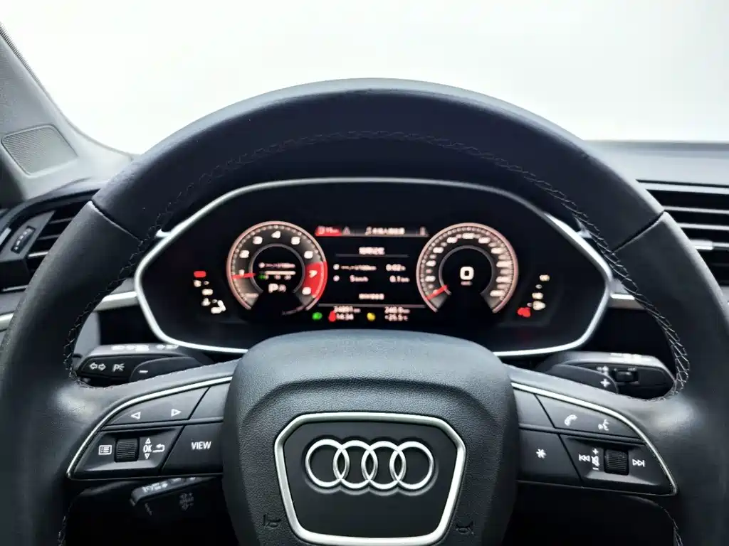Audi Q3 2022 — фото 11