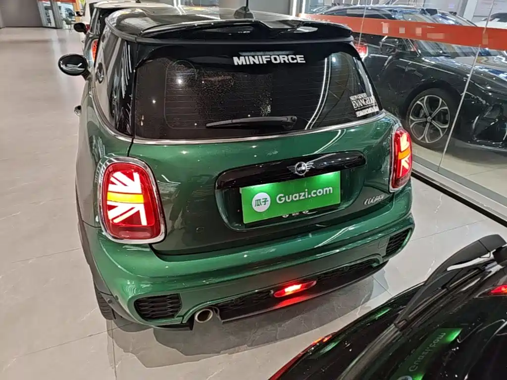 MINI MINI 2021