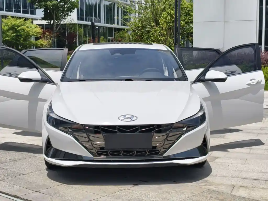 Hyundai Elantra 2021