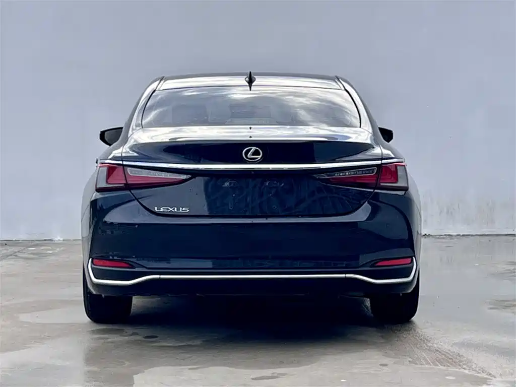 Lexus ES 2019 — фото 3