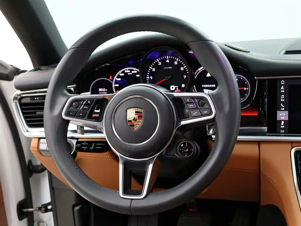Porsche Panamera 2018 — фото 17