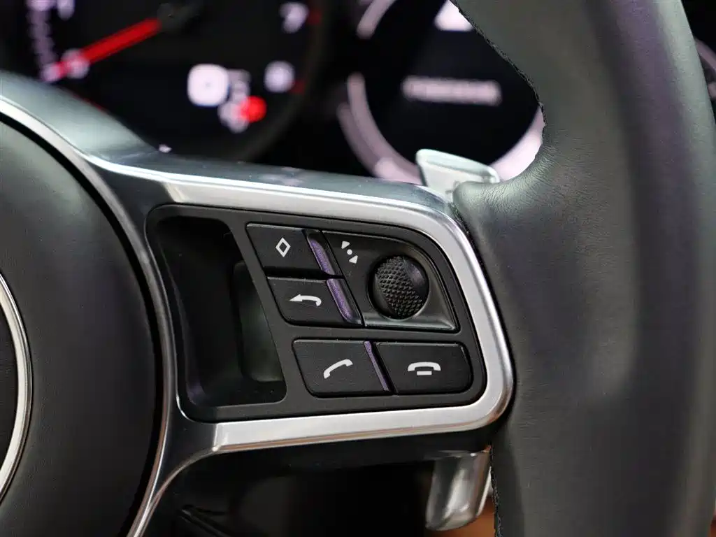 Porsche Panamera 2018 — фото 19