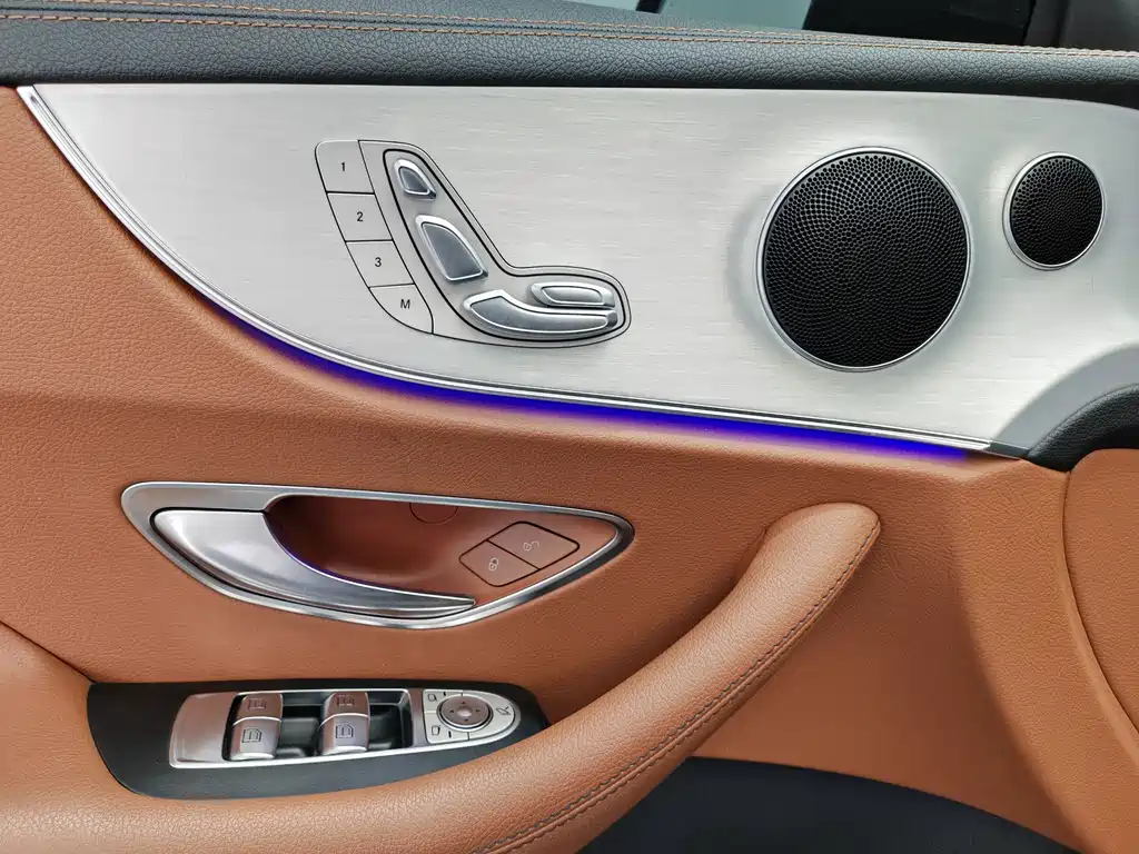Mercedes-Benz E-Class 2022 — фото 18