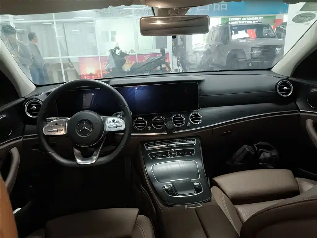 Mercedes-Benz E-Class 2019 — фото 10