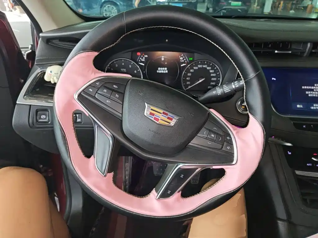 Cadillac XT5 2017 — фото 11