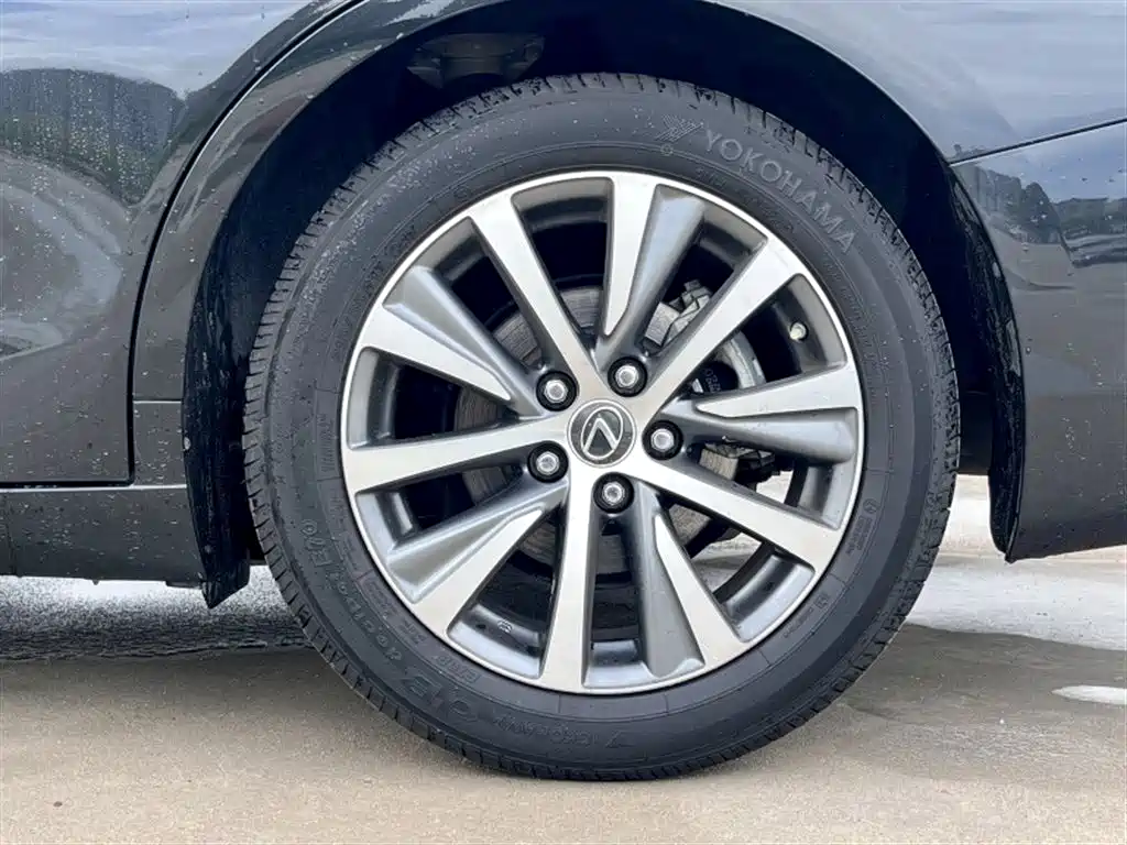 Lexus ES 2019 — фото 12