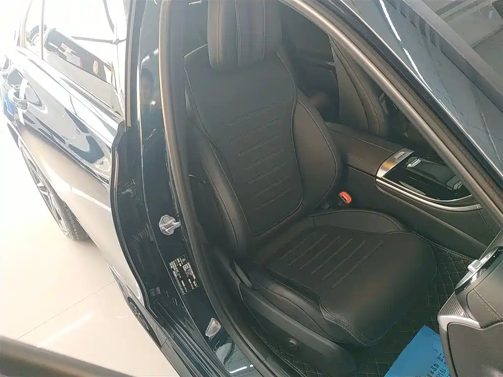 Mercedes-Benz C-Class 2023 — фото 20