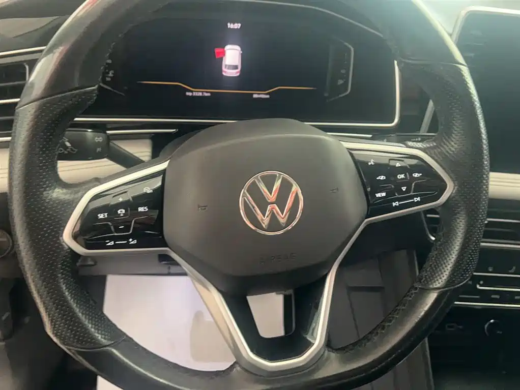 Volkswagen Tiguan L 2021 — фото 4