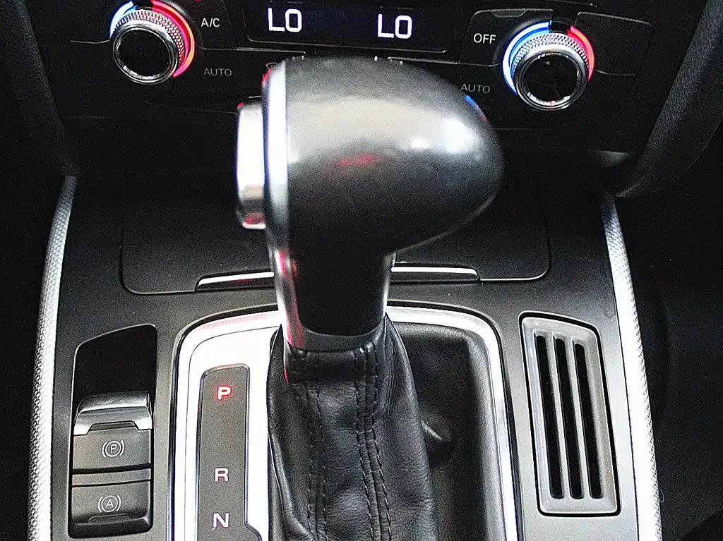 Audi A4L 2015 — фото 10