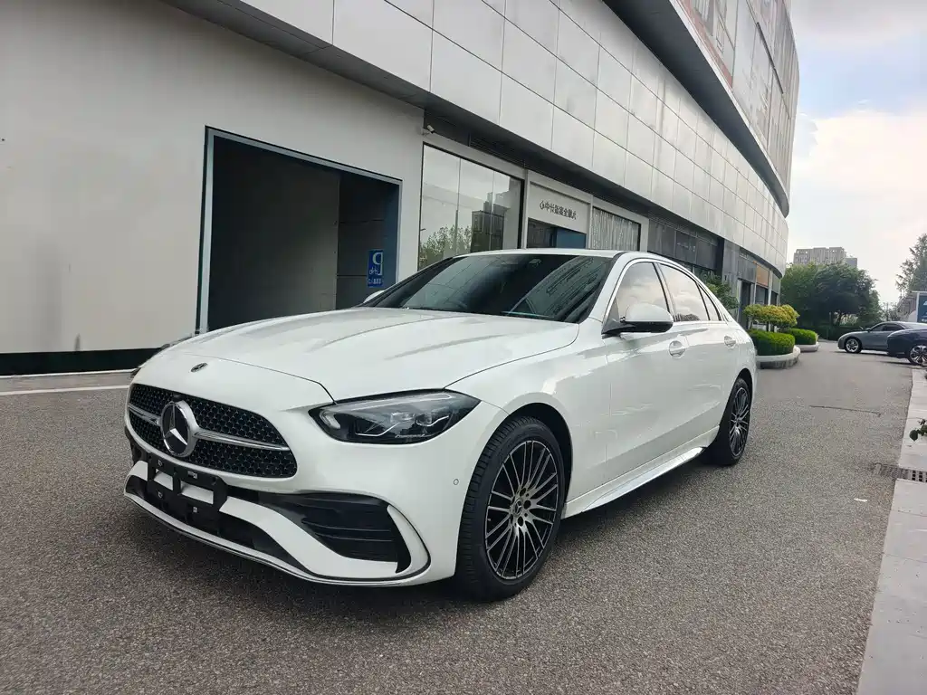 Mercedes-Benz C-Class 2024