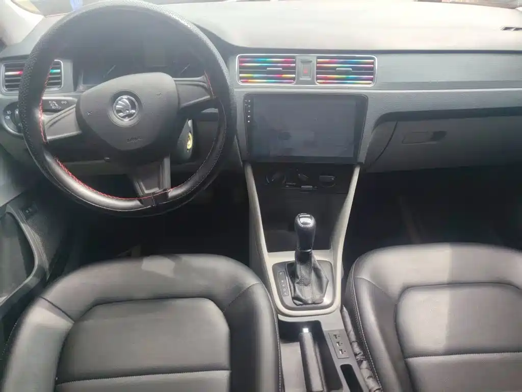 Skoda Rapid 2016 — фото 13