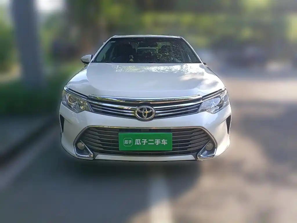 Toyota Camry 2015 — фото 23