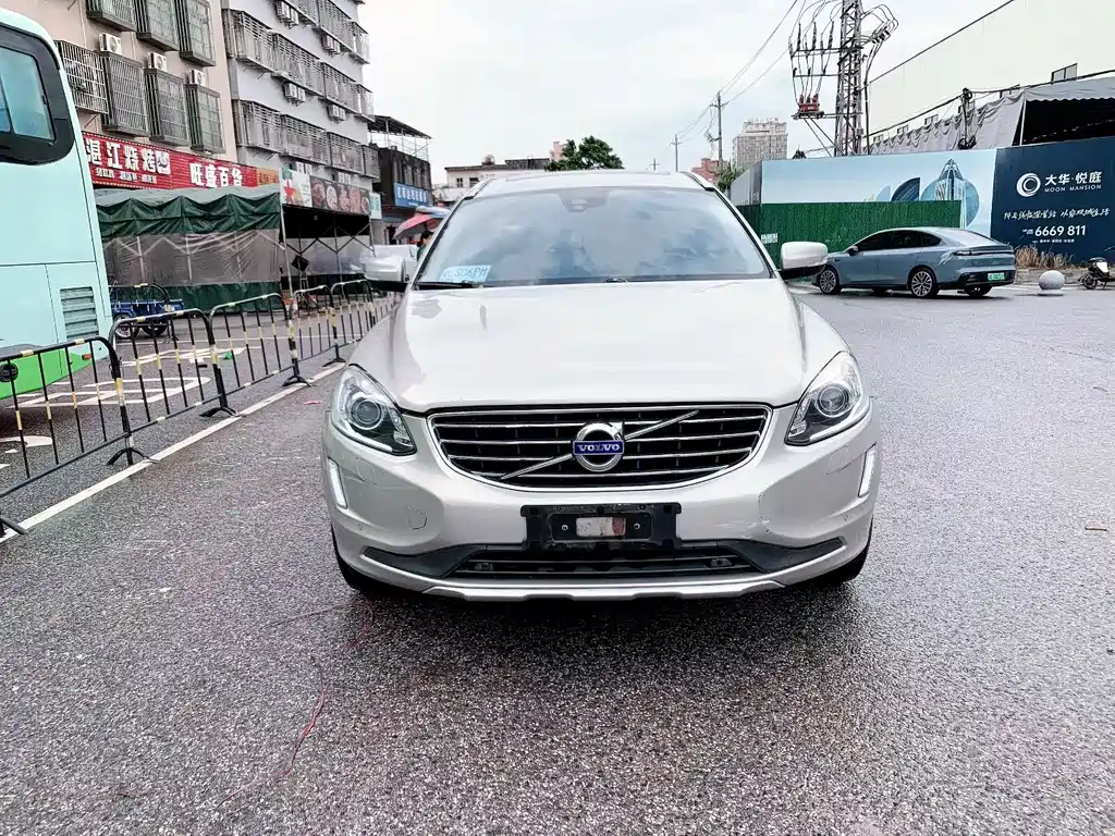 Volvo XC60 2017 — фото 2