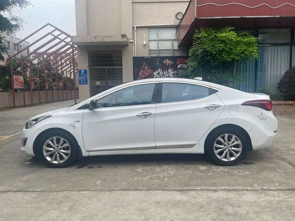 Hyundai Elantra Langdong 2017 — фото 7