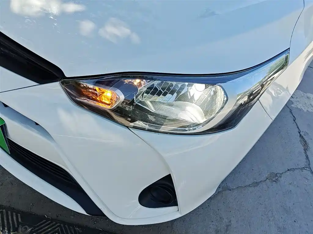 Toyota Yaris L 2018 — фото 24