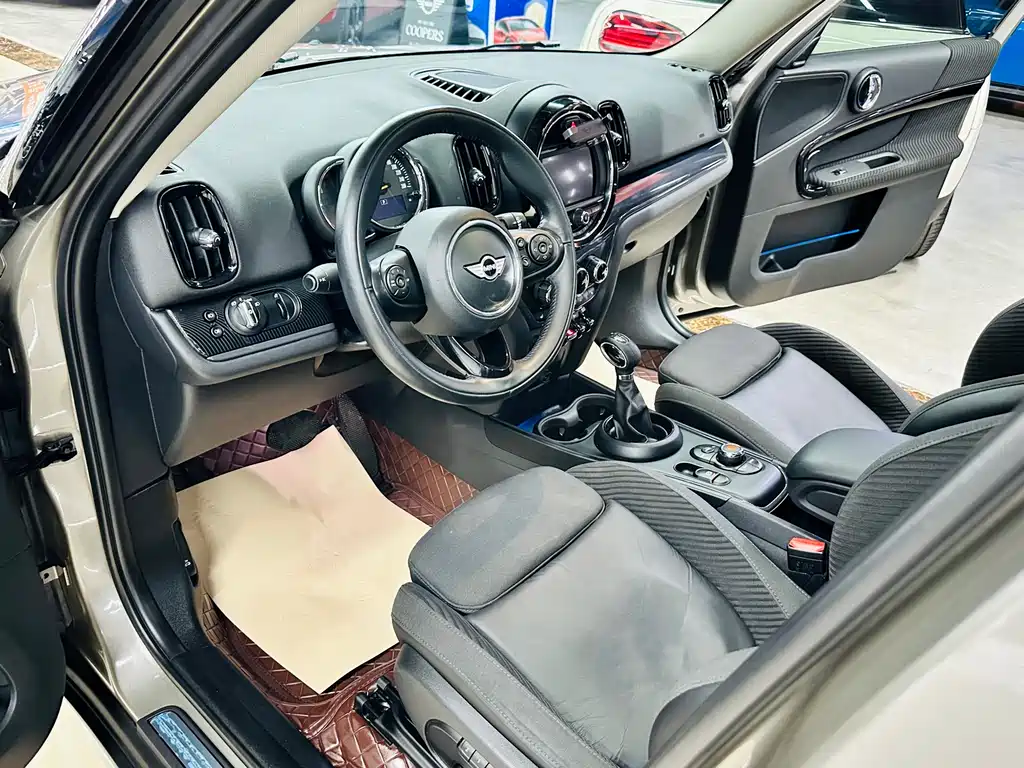 MINI Countryman 2018 — фото 27