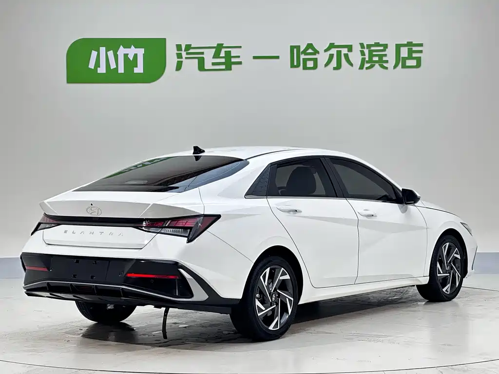 Hyundai Elantra 2023