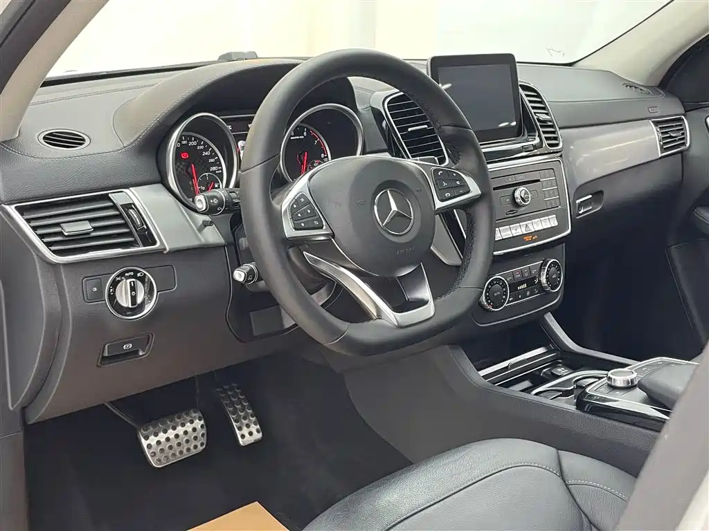 Mercedes-Benz GLE AMG 2018 — фото 17