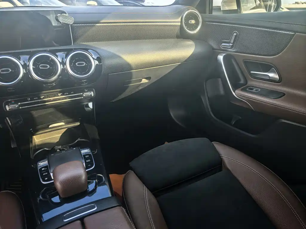 Mercedes-Benz A-Class 2020 — фото 7
