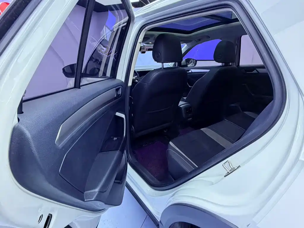Volkswagen T-Roc 2022 — фото 15