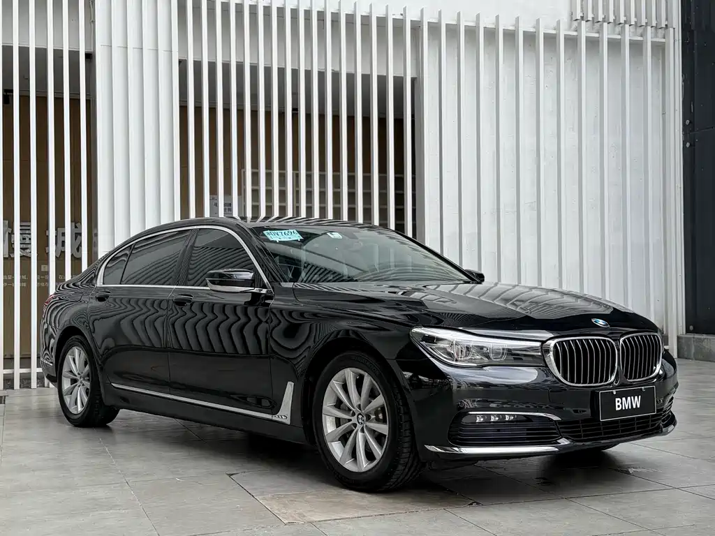 BMW 7 Series 2017 — фото 3