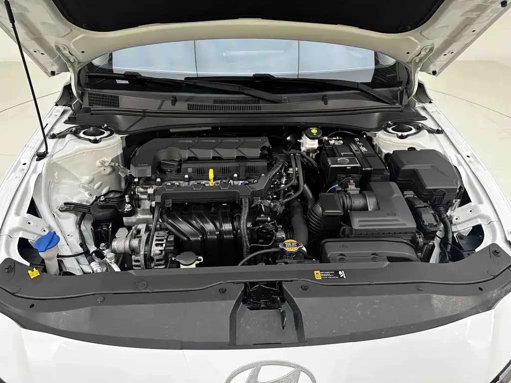 Hyundai Elantra 2023 — фото 25