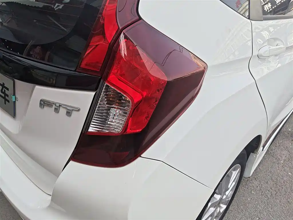Honda Fit 2018 — фото 8