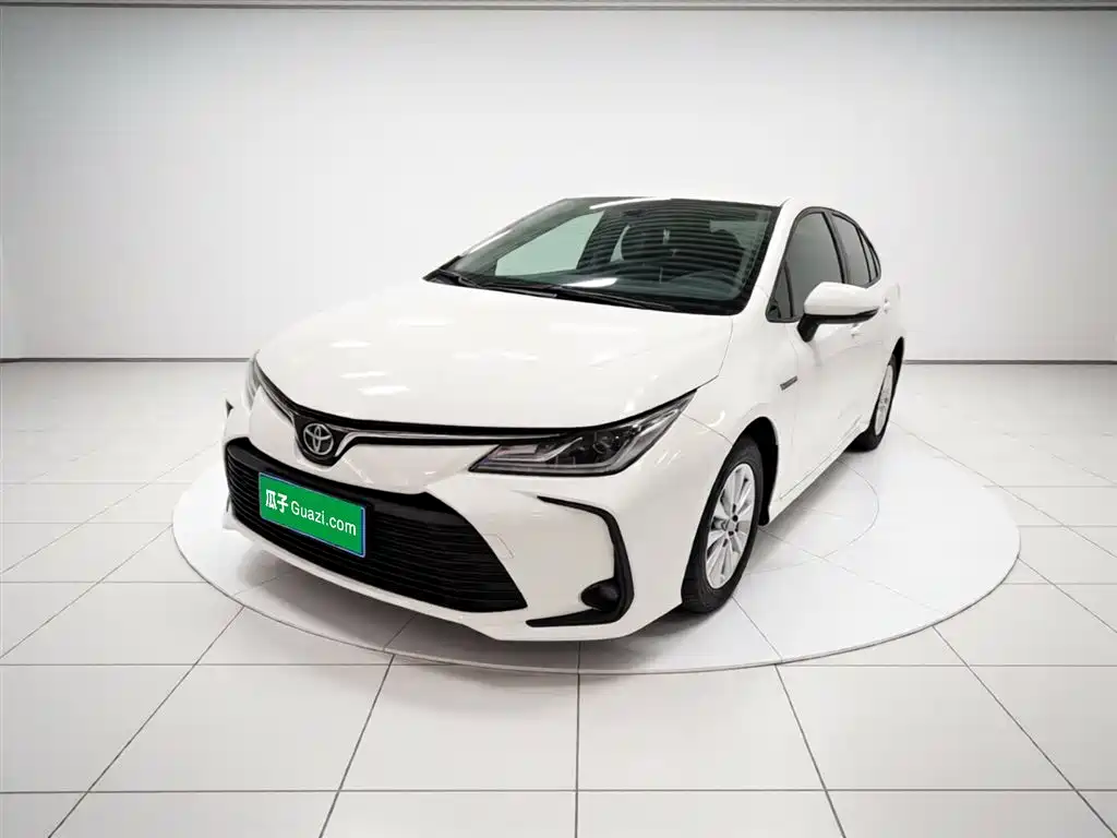 Toyota Corolla 2023 — фото 2
