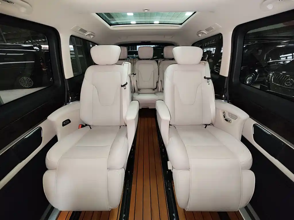 Mercedes-Benz V-Class 2019 — фото 8