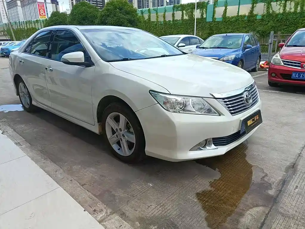 Toyota Camry 2014 — фото 3
