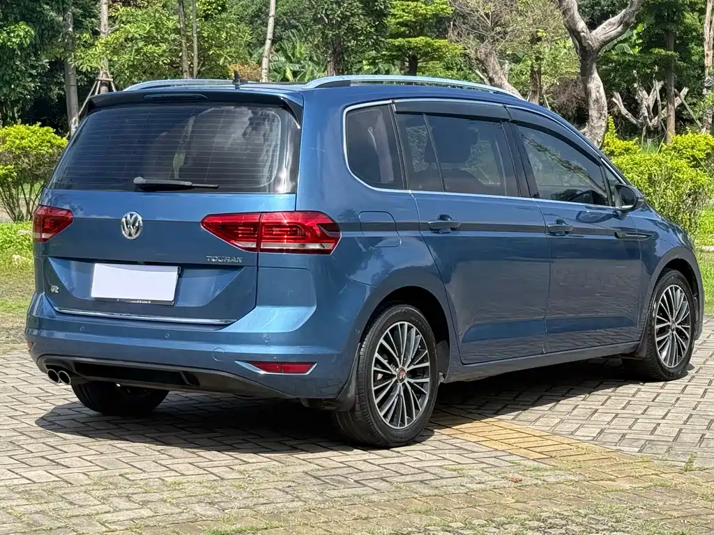 Volkswagen Touran 2018 — фото 9