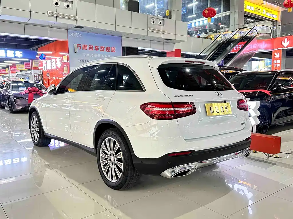 Mercedes-Benz GLC 2017 — фото 16