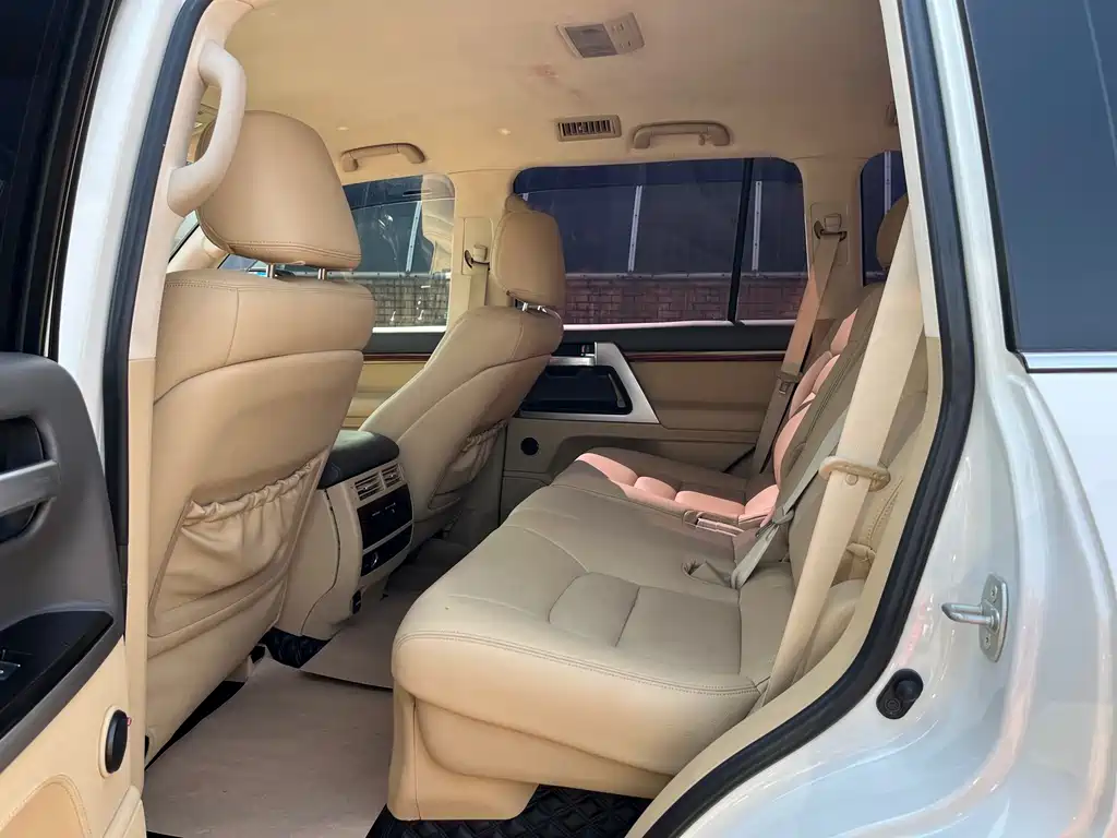 Toyota Land Cruiser 2018 — фото 11