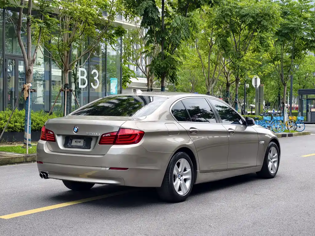 BMW 5 Series 2011