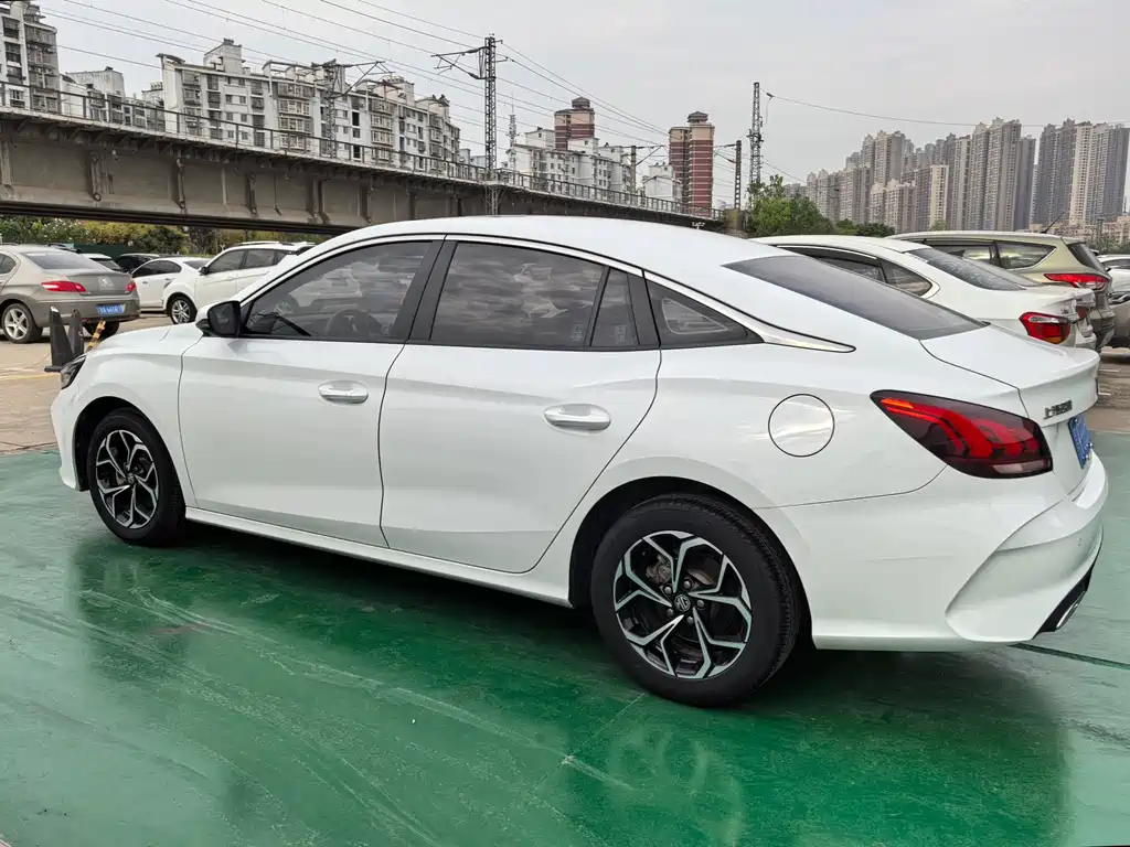 MG MG5 2020