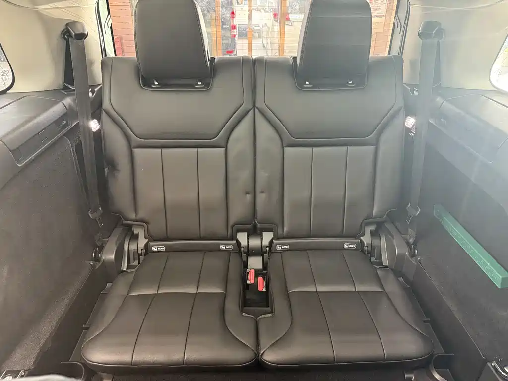 Land Rover Discovery 2018 — фото 23