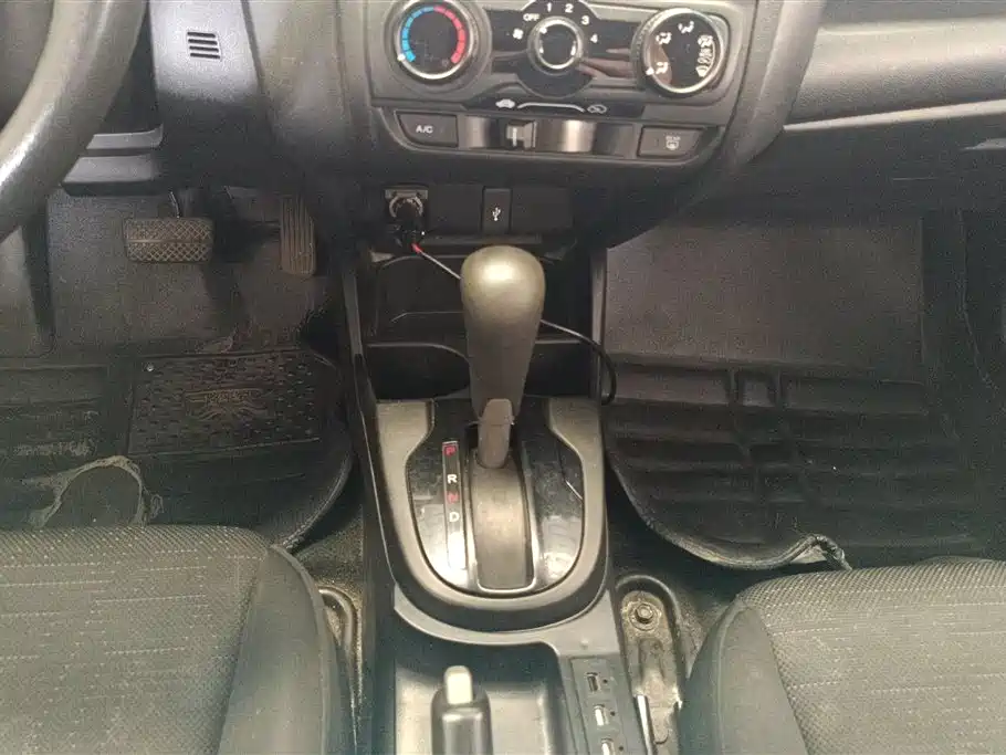 Honda Fit 2017 — фото 16