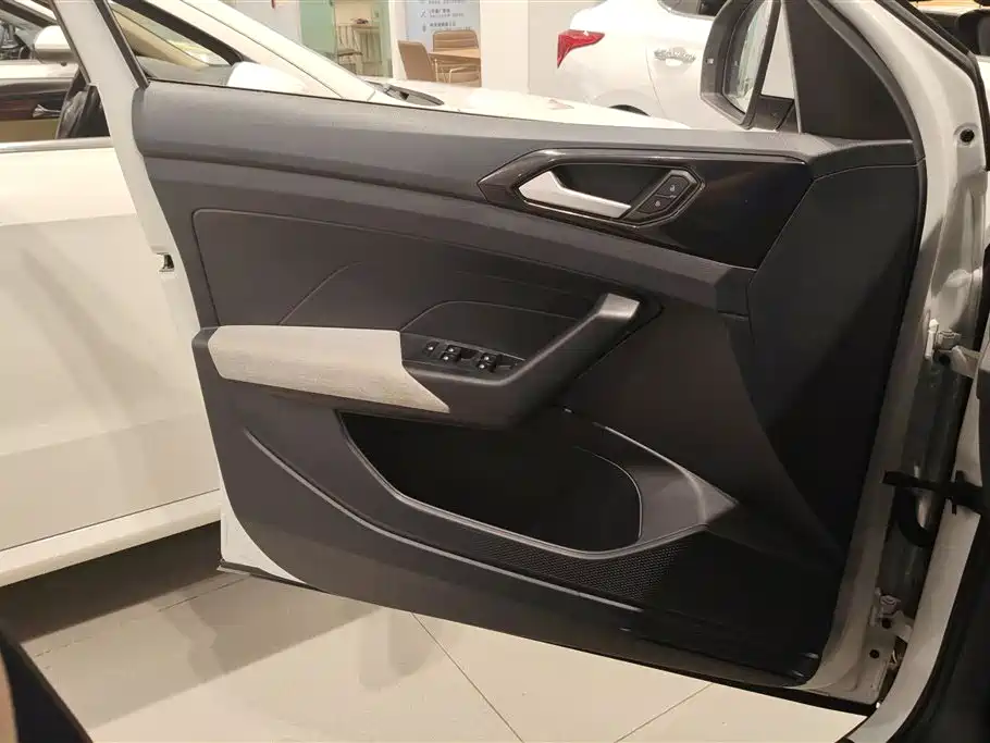 Volkswagen Tharu 2025
