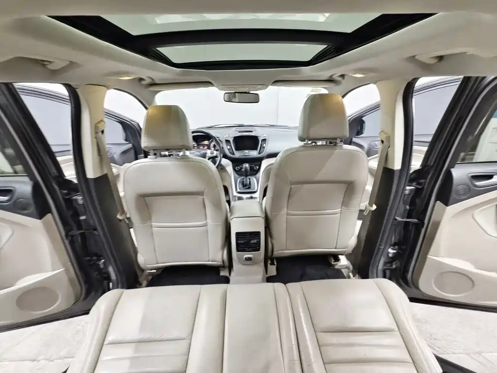 Ford Kuga 2013 — фото 10