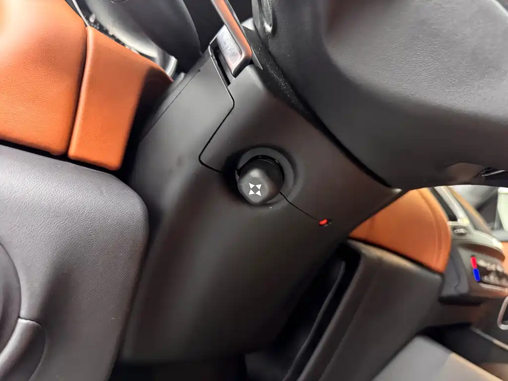 Maserati Levante 2017 — фото 14
