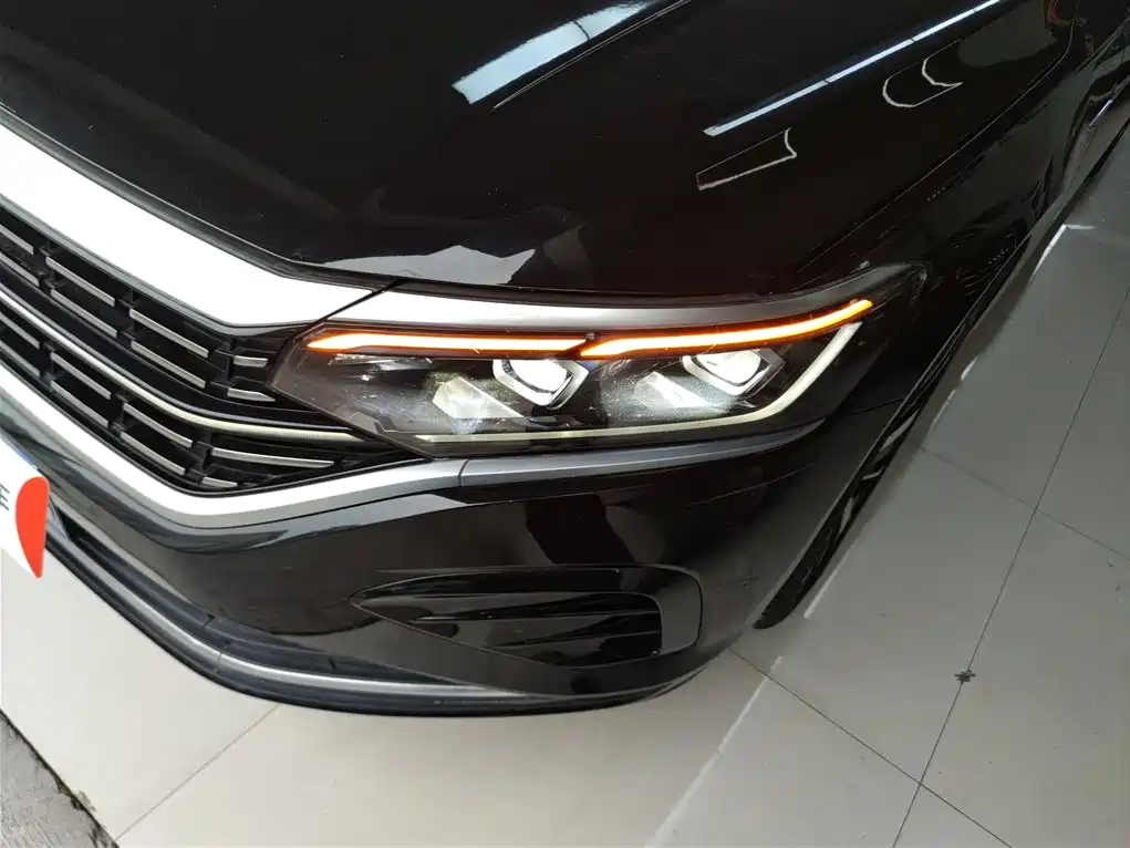 Volkswagen Passat 2022 — фото 24