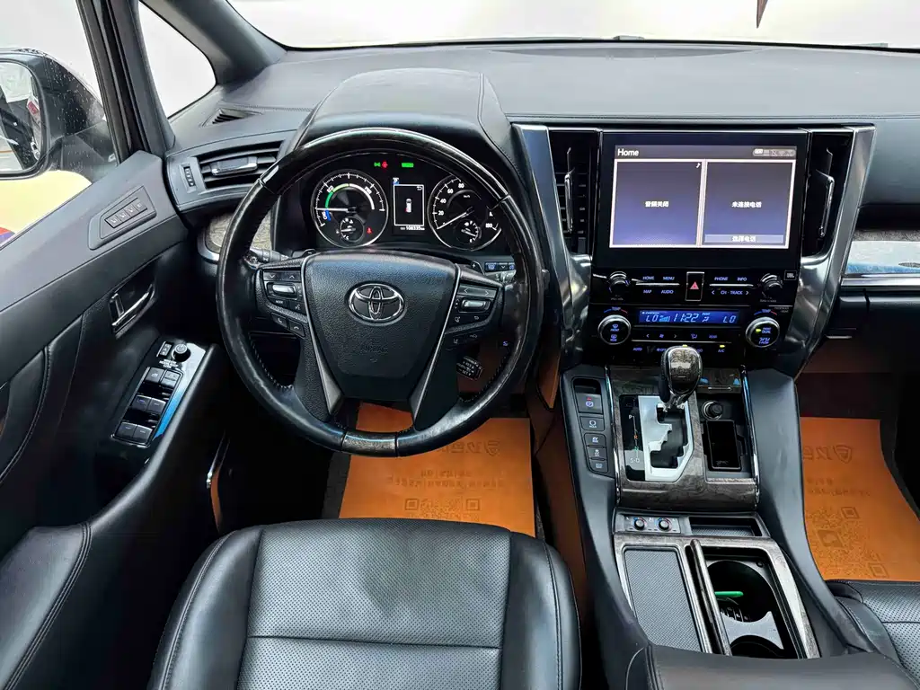 Toyota Vellfire 2023 — фото 8