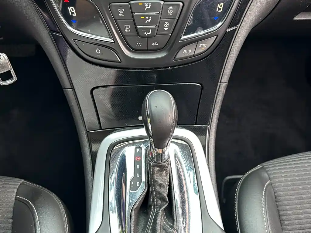 Buick Regal 2015 — фото 15