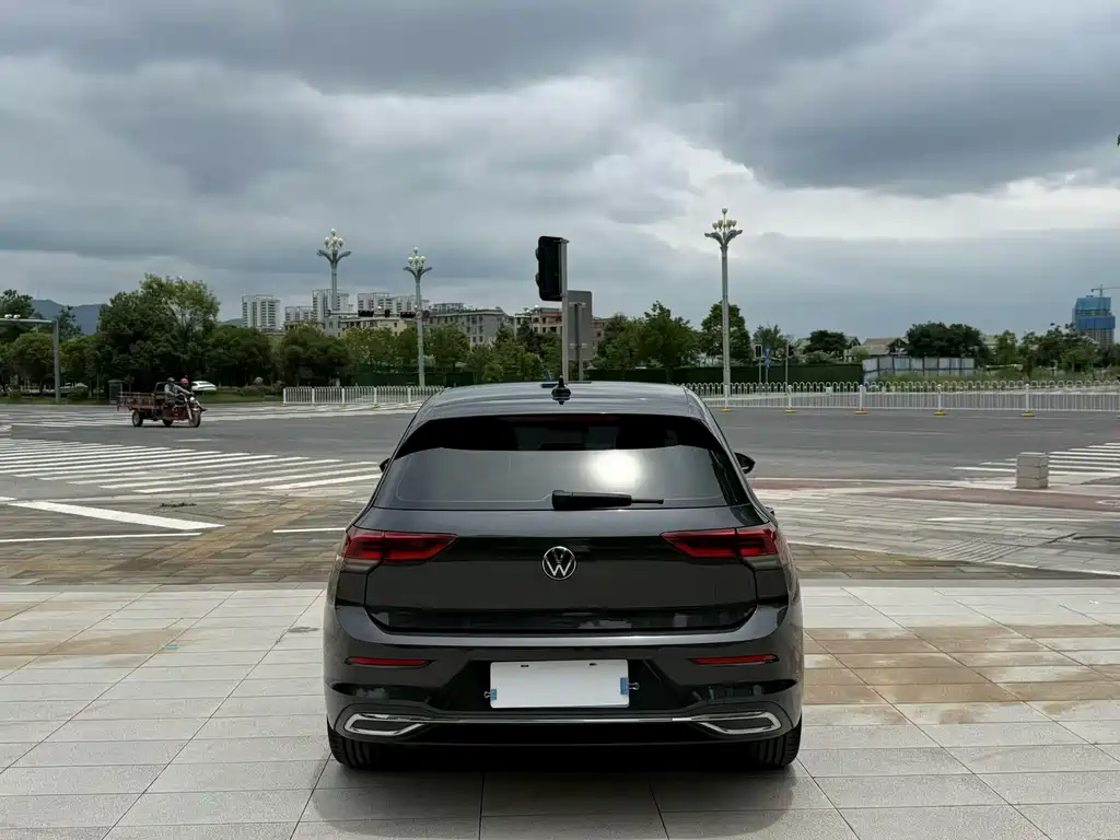 Volkswagen Golf 2021
