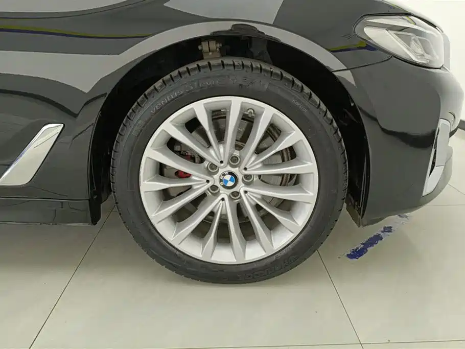 BMW 5 Series 2022