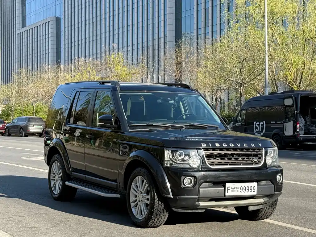 Land Rover Discovery 2015 — фото 2