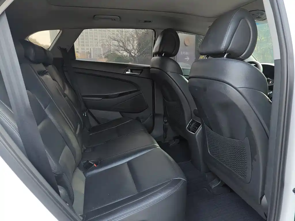 Hyundai Tucson 2016 — фото 13