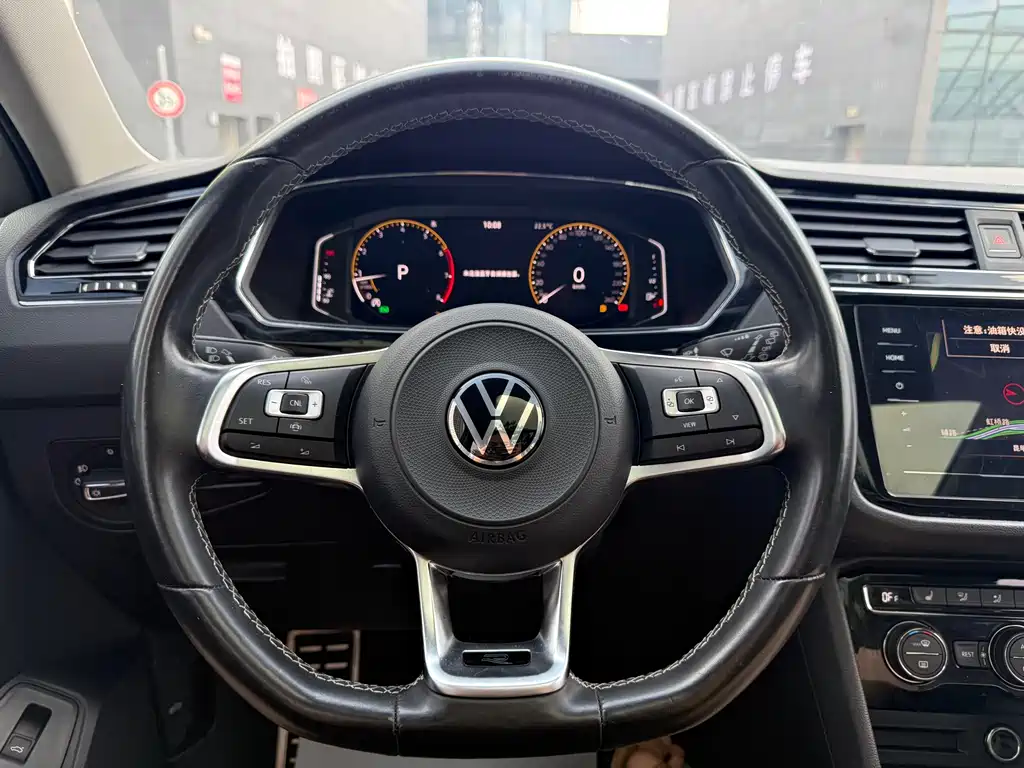 Volkswagen Tiguan L 2021 — фото 10